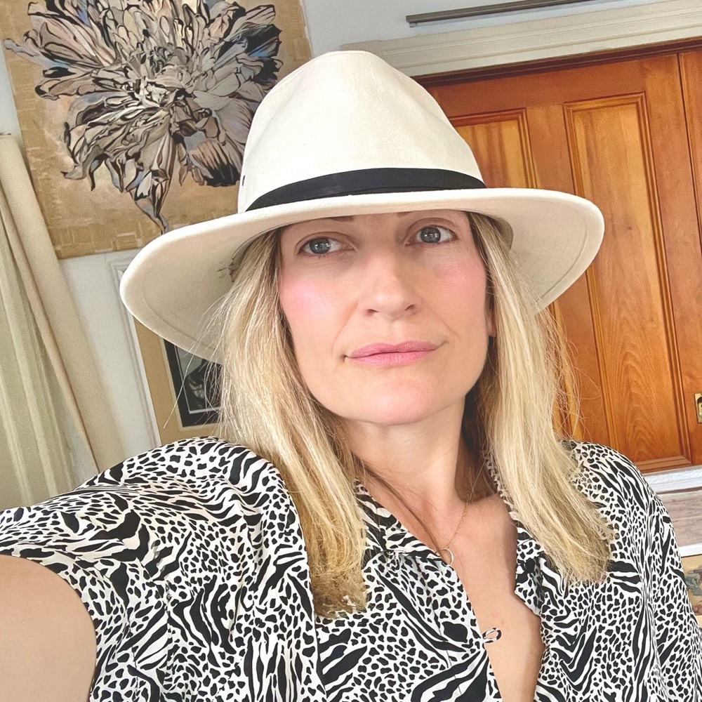 Meet your Posher, Debralee